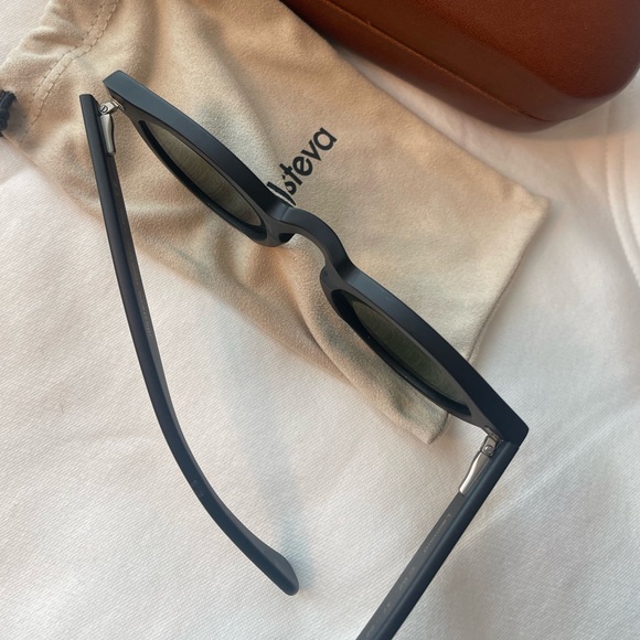 Illesteva Sunglasses - Picture 6 of 7